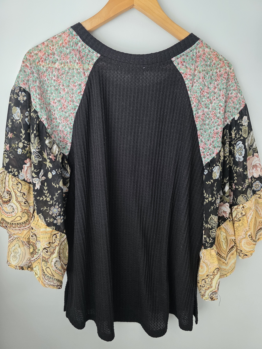 Umgee Mixed Print Waffle Knit Top Women’s Size Small Boho Floral Bell Sleeve Tun - Picture 6 of 9